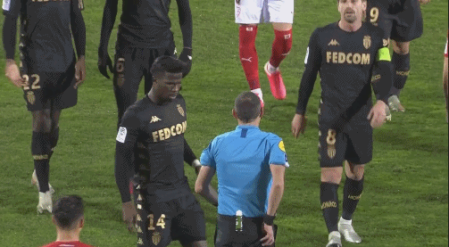 球星连续制造杀伤，把对手打崩